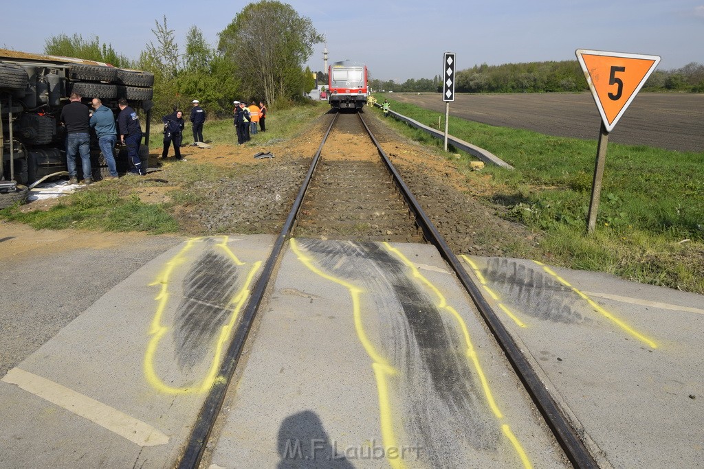 Schwerer VU LKW Zug Bergheim Kenten Koelnerstr P192.JPG - Miklos Laubert